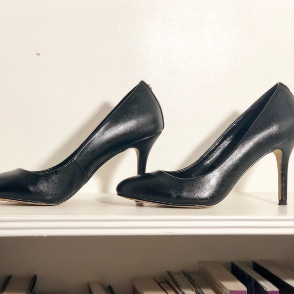 Express black pumps/heels 6 - Picture 3 of 4